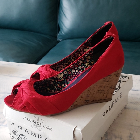 Rampage Red Canvace Peep Toes - Picture 2 of 5